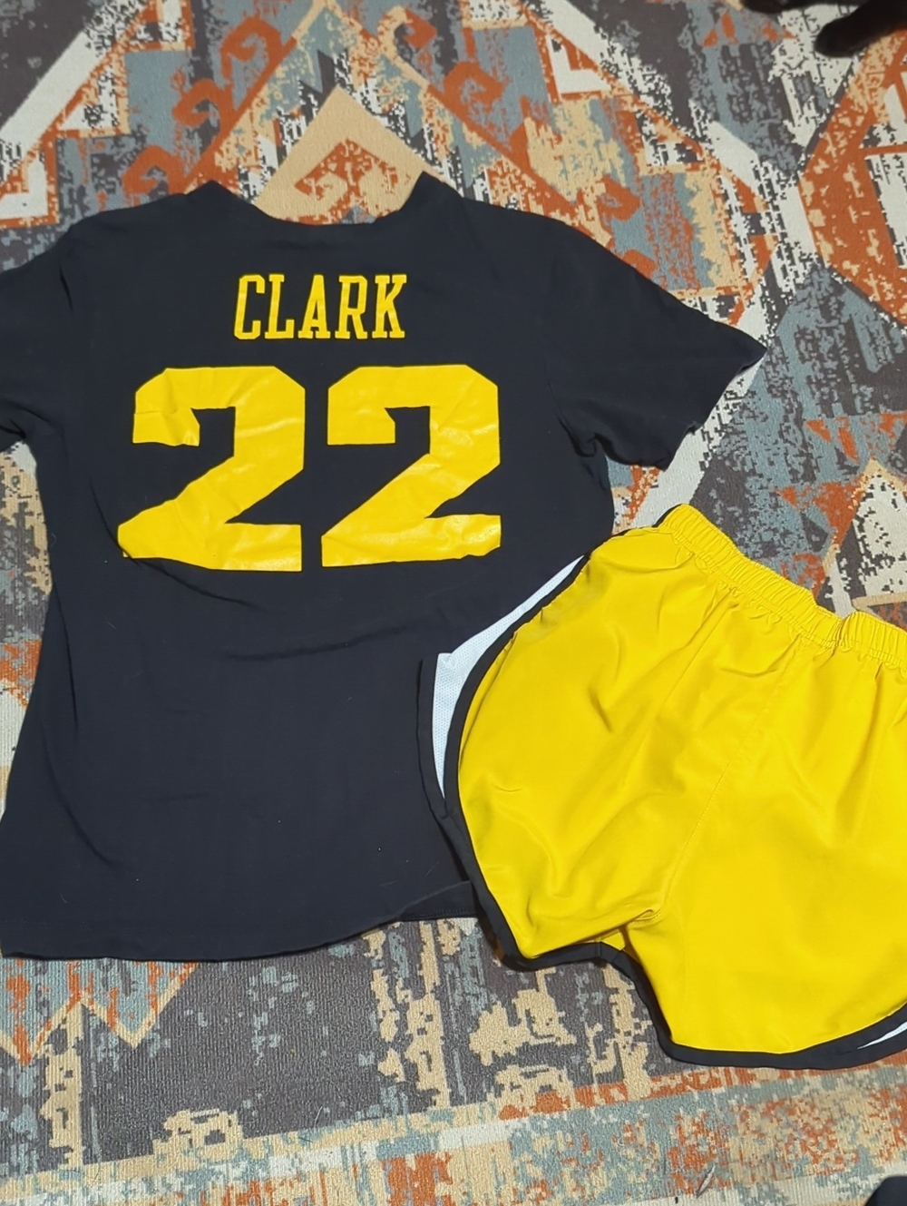 Hawkeyes Caitlin Clark #22 graphic t-shirt with matching gold athletic shorts - Picture 2 of 8